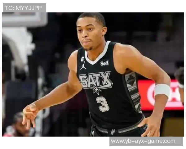 凯尔登半场表现出色6投4中贡献11分5篮板1助攻正负值高达16 凯尔登半场表现出色6投4中贡献11分5篮板1助攻正负值高达16